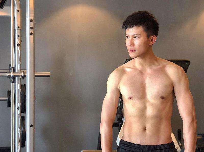 Facebook隐藏赞和评论的设置方法与注意事项